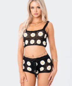 S12084_BLACK Daisy Crochet Crop Top