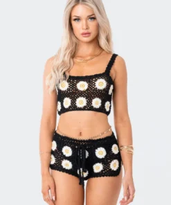 S12084_BLACK Daisy Crochet Crop Top