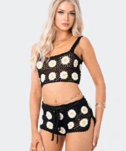 S12084_BLACK Daisy Crochet Crop Top