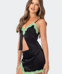 S12301_BLACK Lacey Satin Slit Crop Top