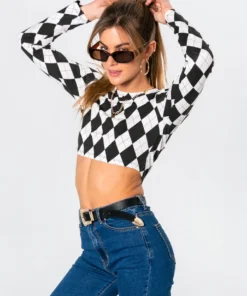 3088_black-and-white Bandit Argyle Crop Top